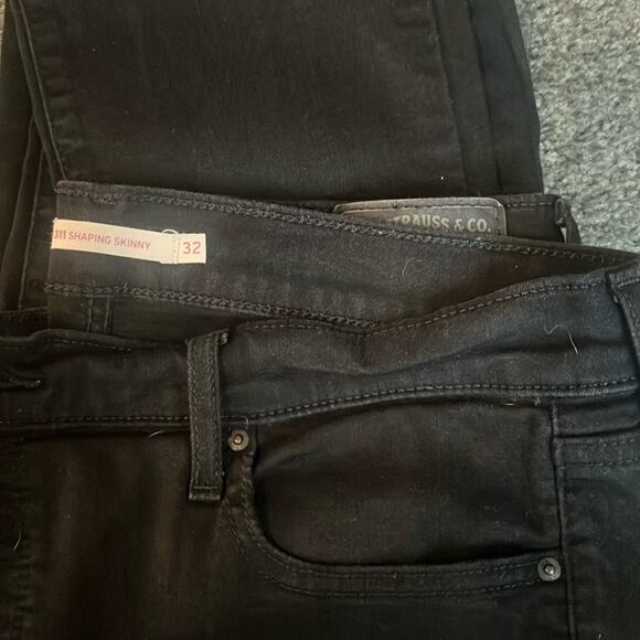 Levi’s 311 Shaping Skinny Womens Size 32 waist black - Picture 1 of 4